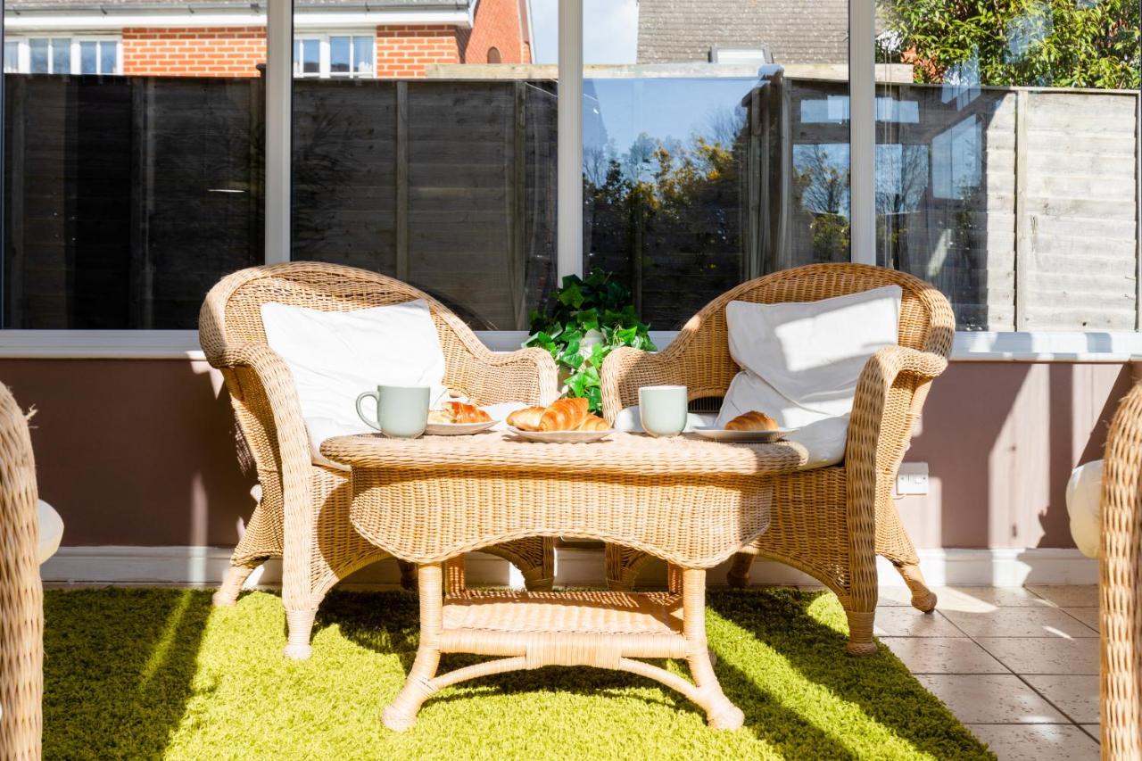 Chichester Retreat House With Free Parking 외부 사진