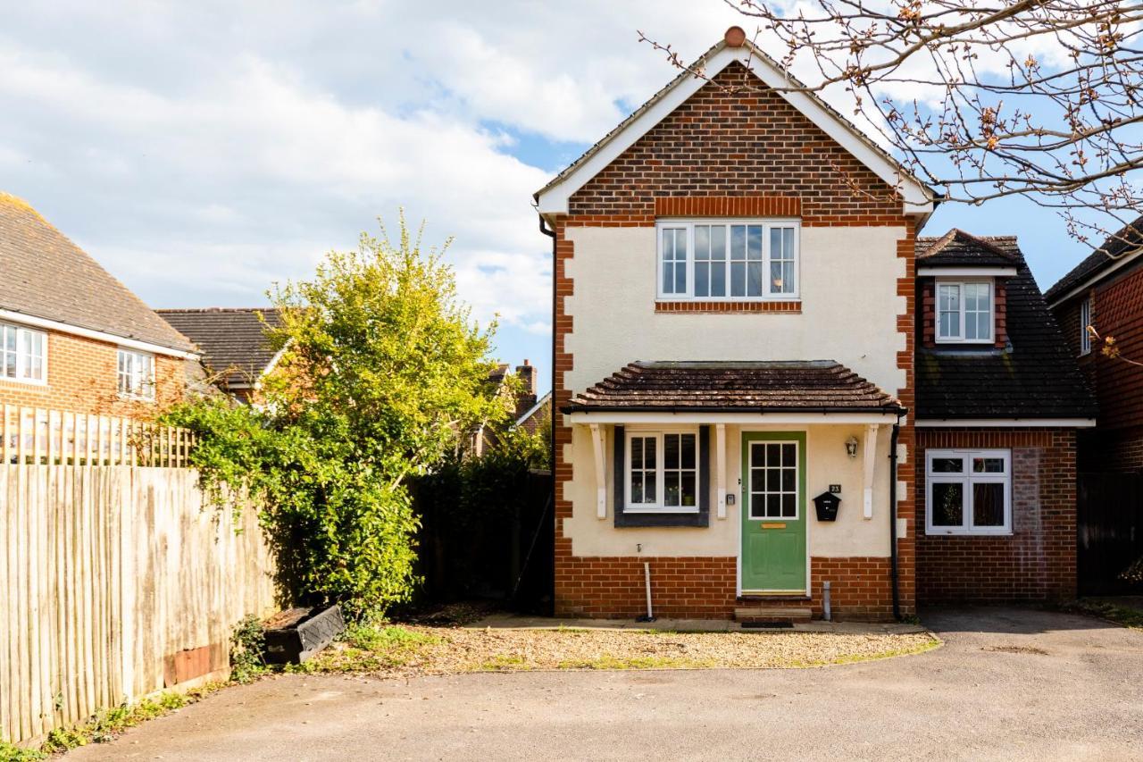 Chichester Retreat House With Free Parking 외부 사진