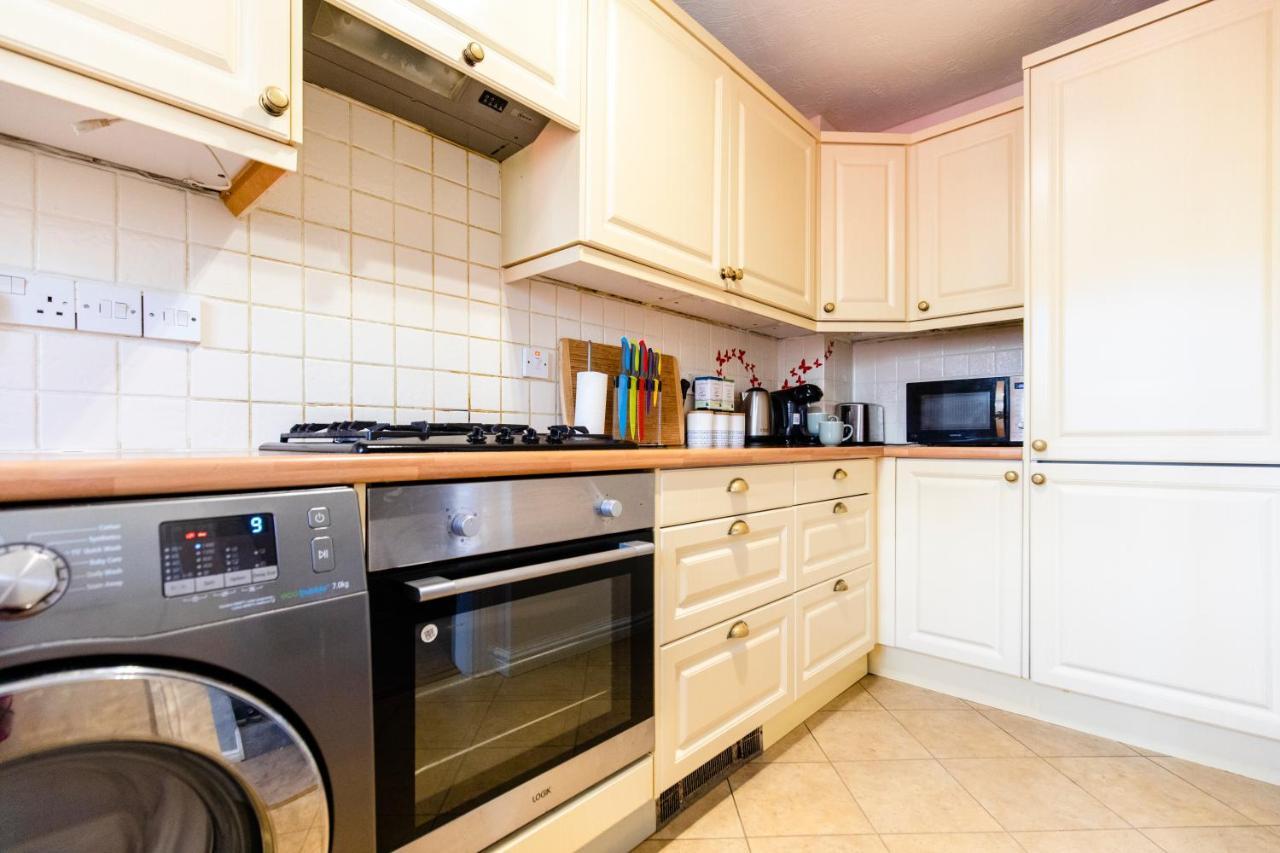Chichester Retreat House With Free Parking 외부 사진