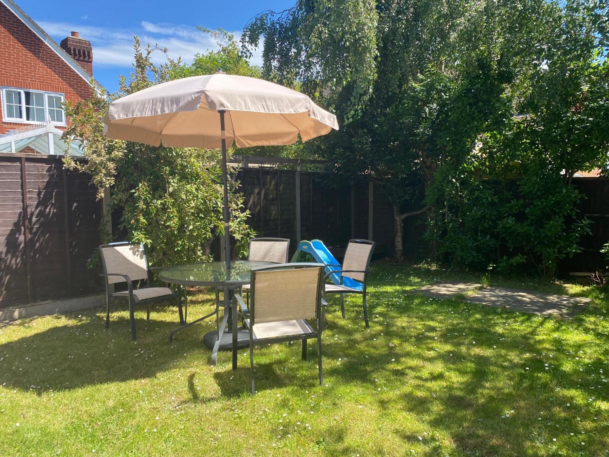 Chichester Retreat House With Free Parking 외부 사진