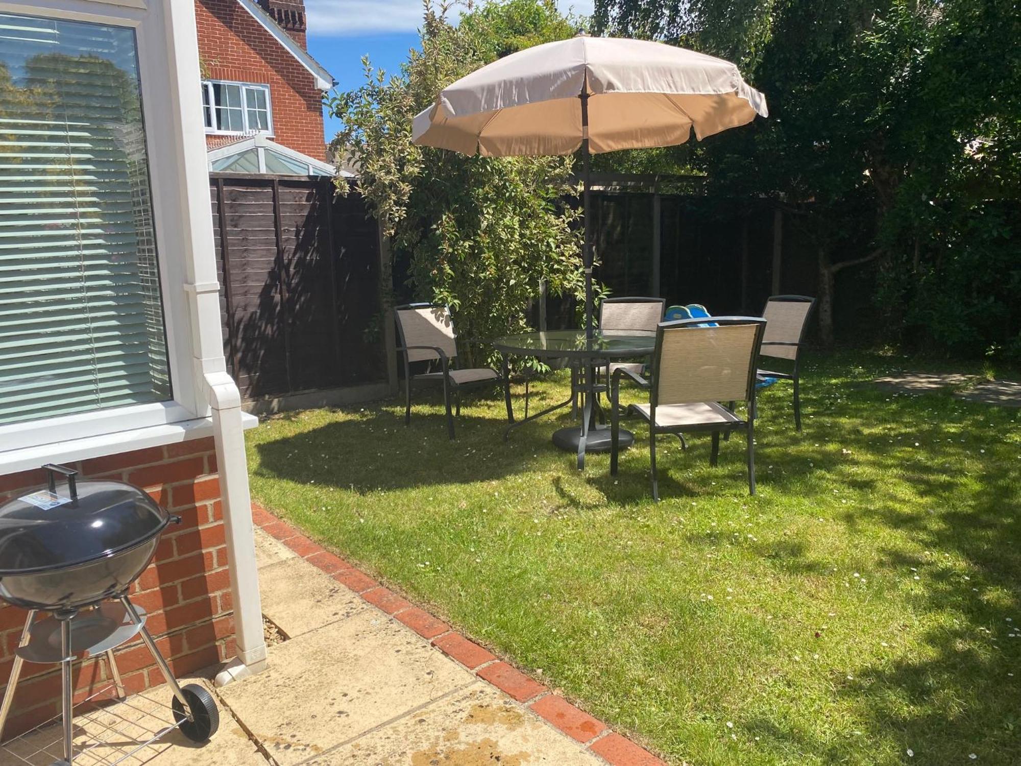 Chichester Retreat House With Free Parking 외부 사진