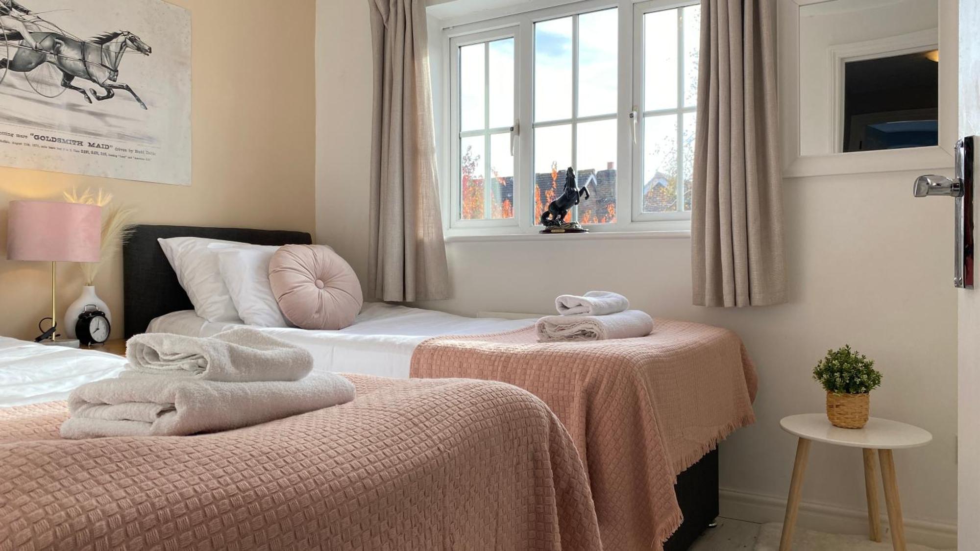 Chichester Retreat House With Free Parking 외부 사진