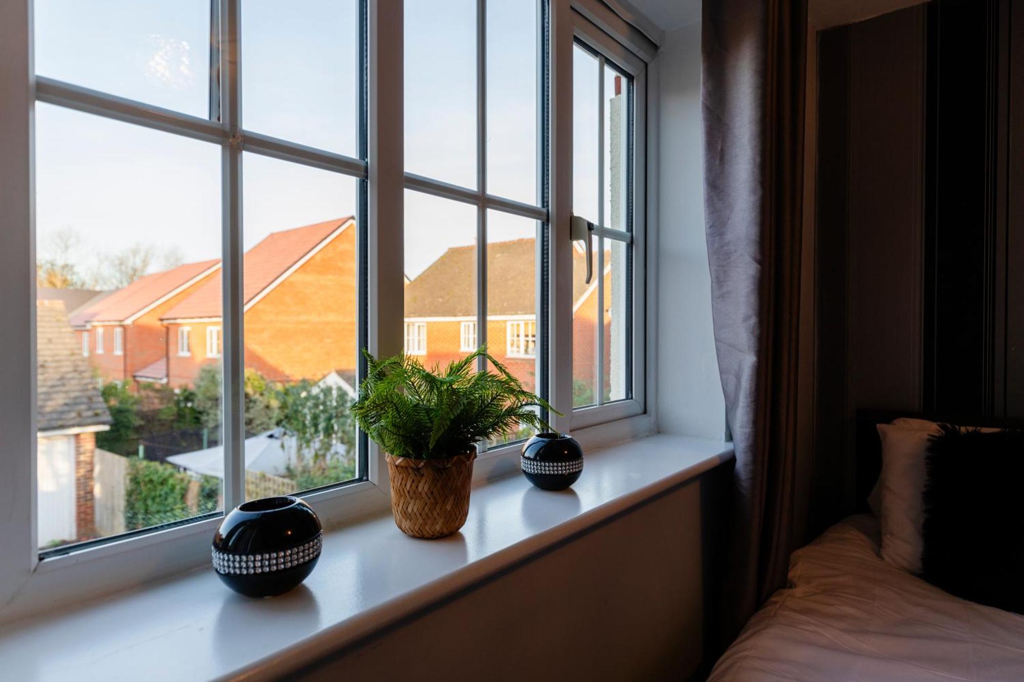Chichester Retreat House With Free Parking 외부 사진