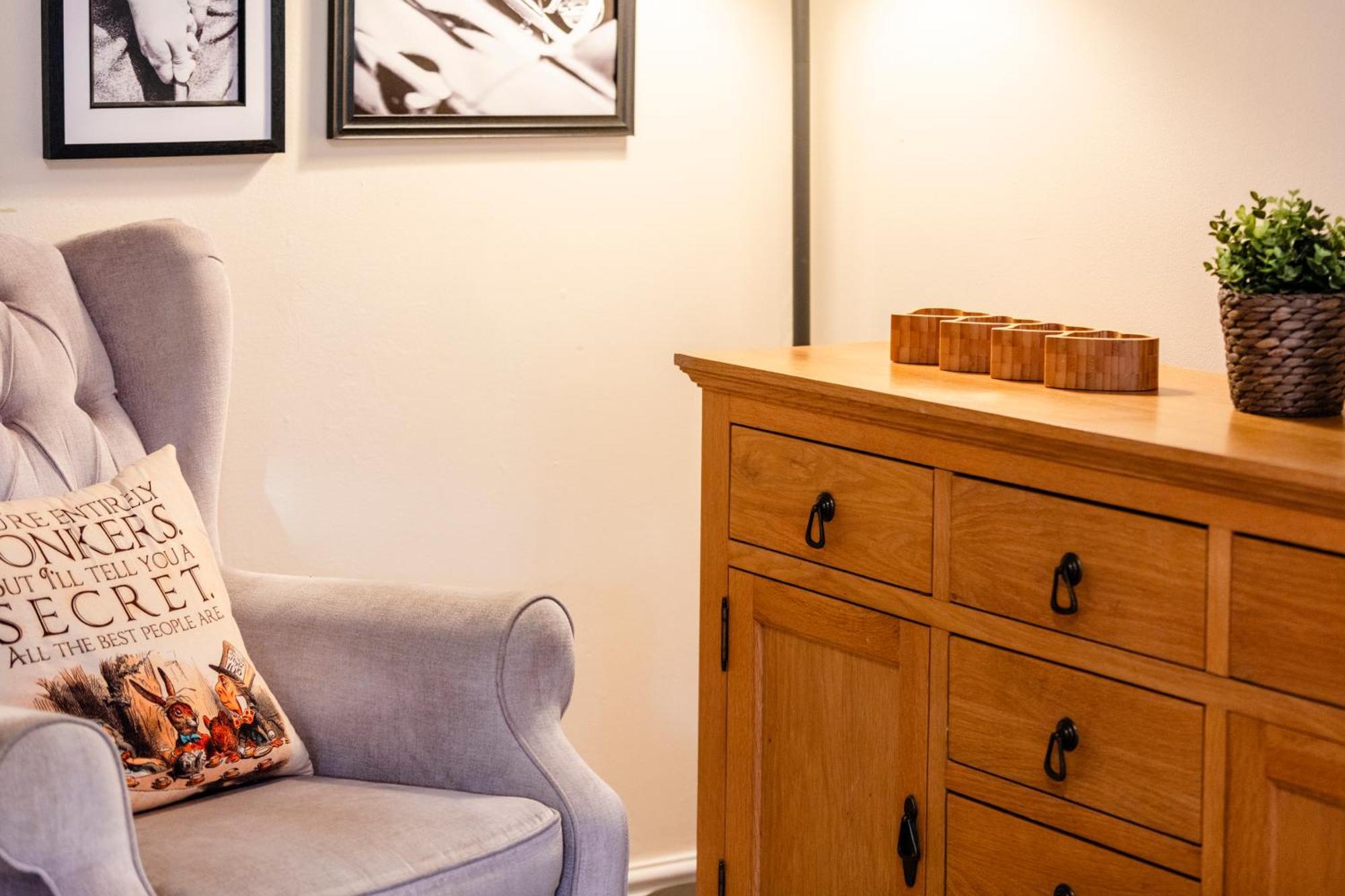 Chichester Retreat House With Free Parking 외부 사진