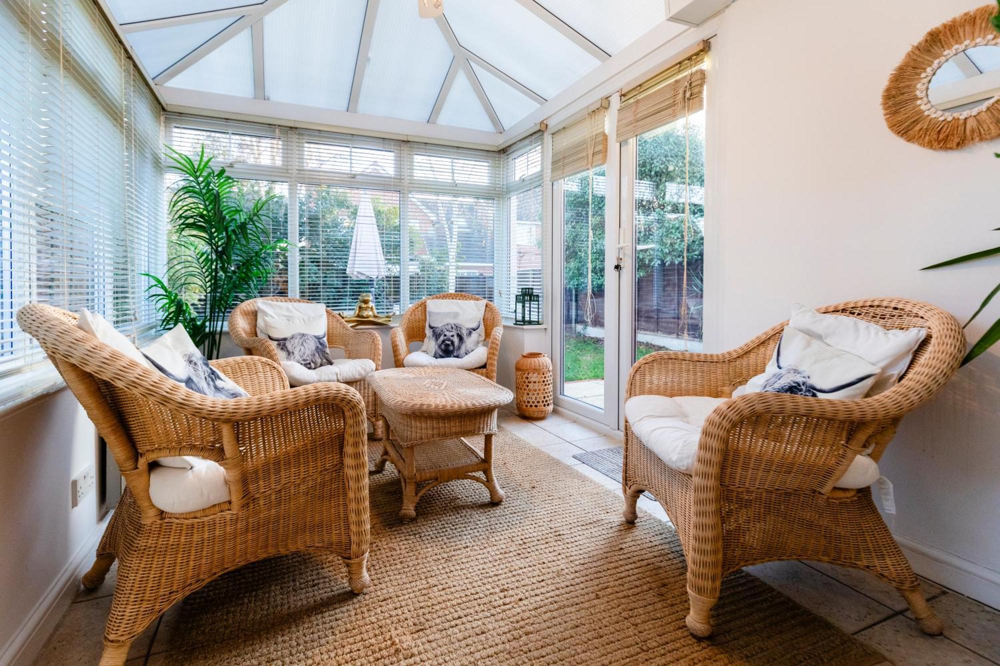 Chichester Retreat House With Free Parking 외부 사진